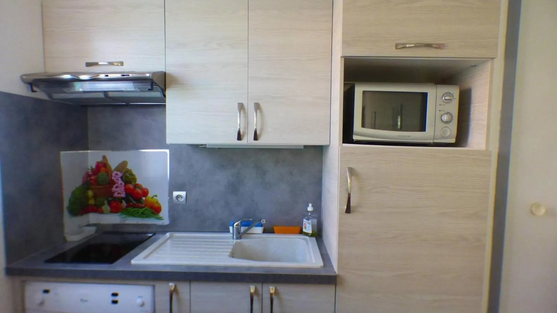 Petite Maison Climatisee Avec Terrasse, Piscine, Tennis A Bormes-Les-Mimosas, A 5 Min De La Plage - Fr-1-251-815 Frankrike